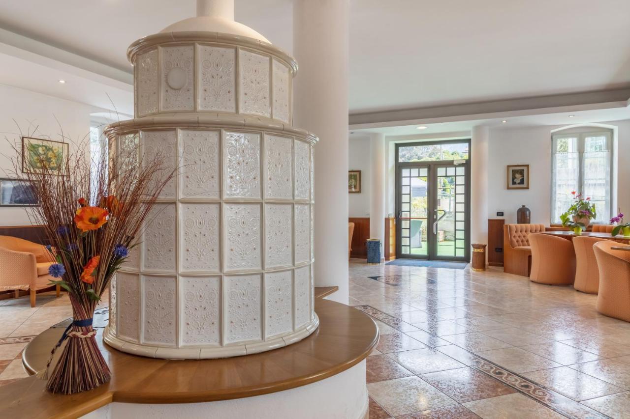 Albergo Al Salus Levico Terme Extérieur photo