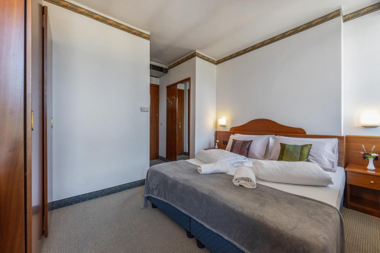 Albergo Al Salus Levico Terme Extérieur photo