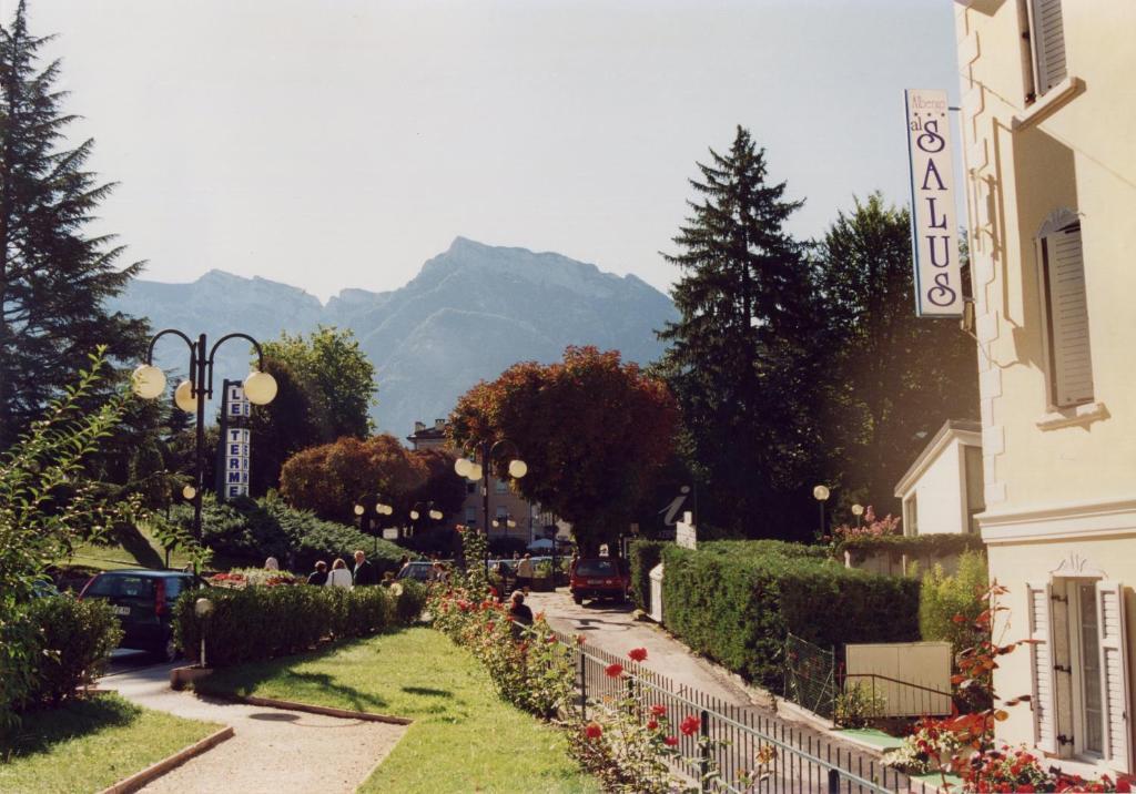Albergo Al Salus Levico Terme Extérieur photo