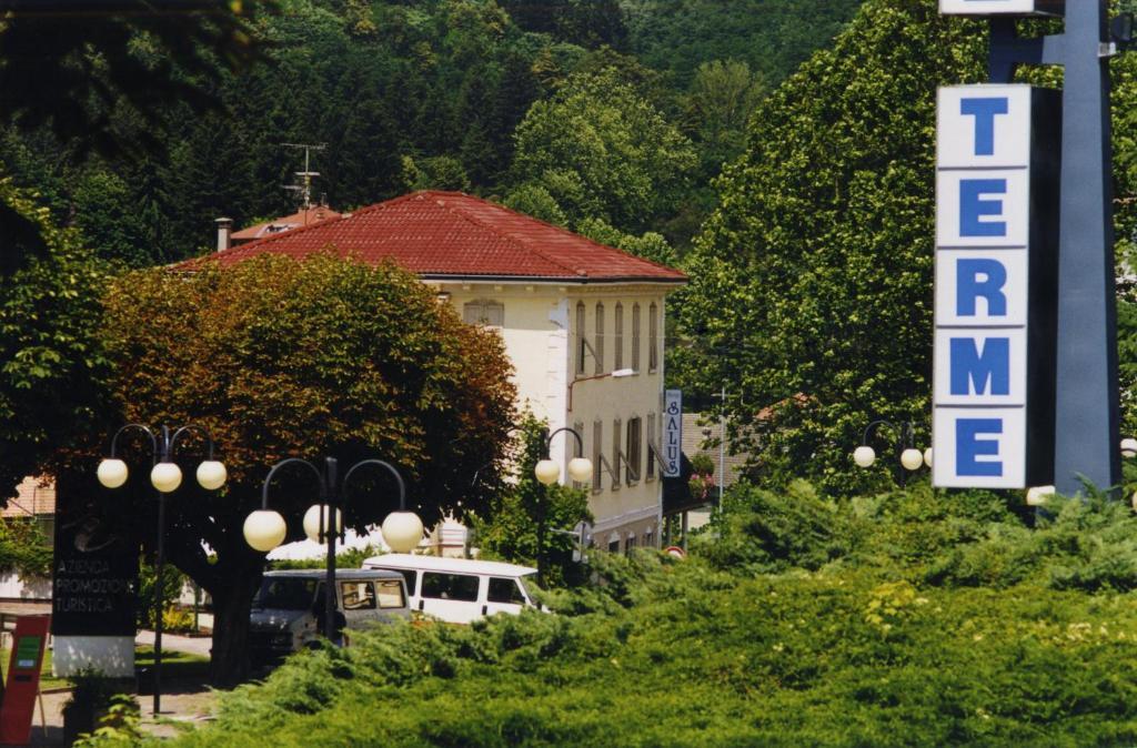 Albergo Al Salus Levico Terme Extérieur photo